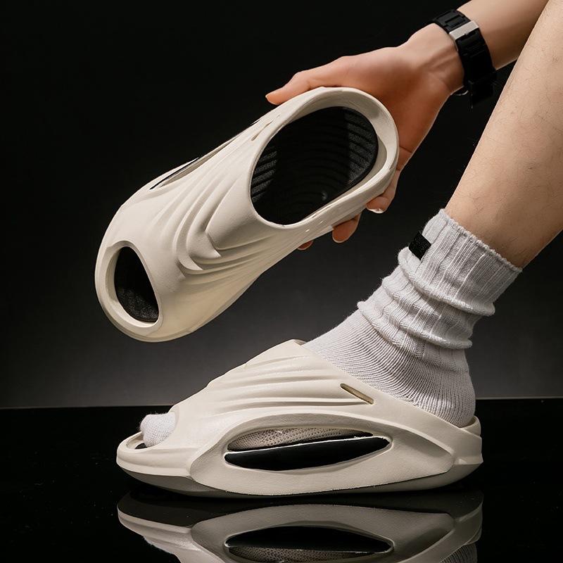 Fashion Men's Slippers 2025 Summer Fashion Anti Slip Outdoor Beach Slippers Indoor Home Bathroom Slippers Platform Casual Men's Shoes