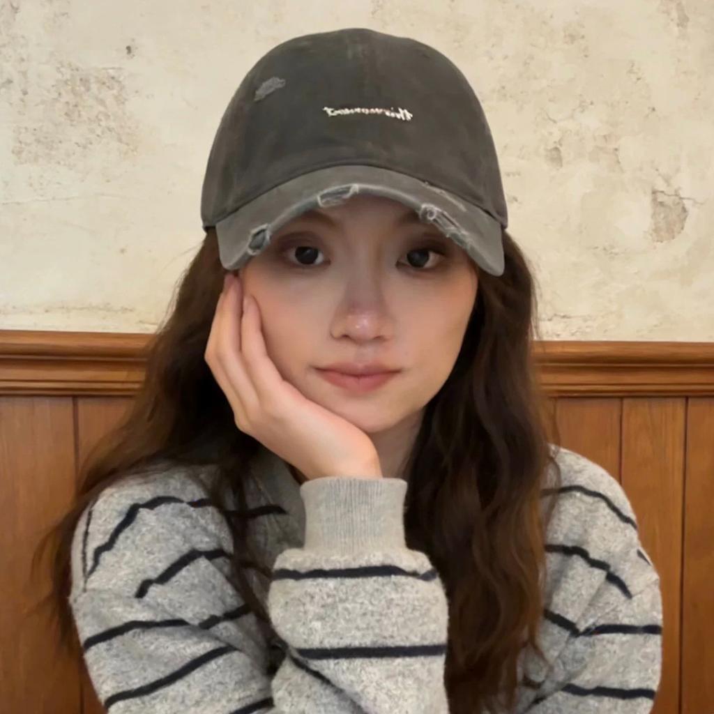 Spring And Autumn Cave Wind Embroidery Letter Baseball Cap Men'S And Women'S Shade Simple Personality Casual Cap