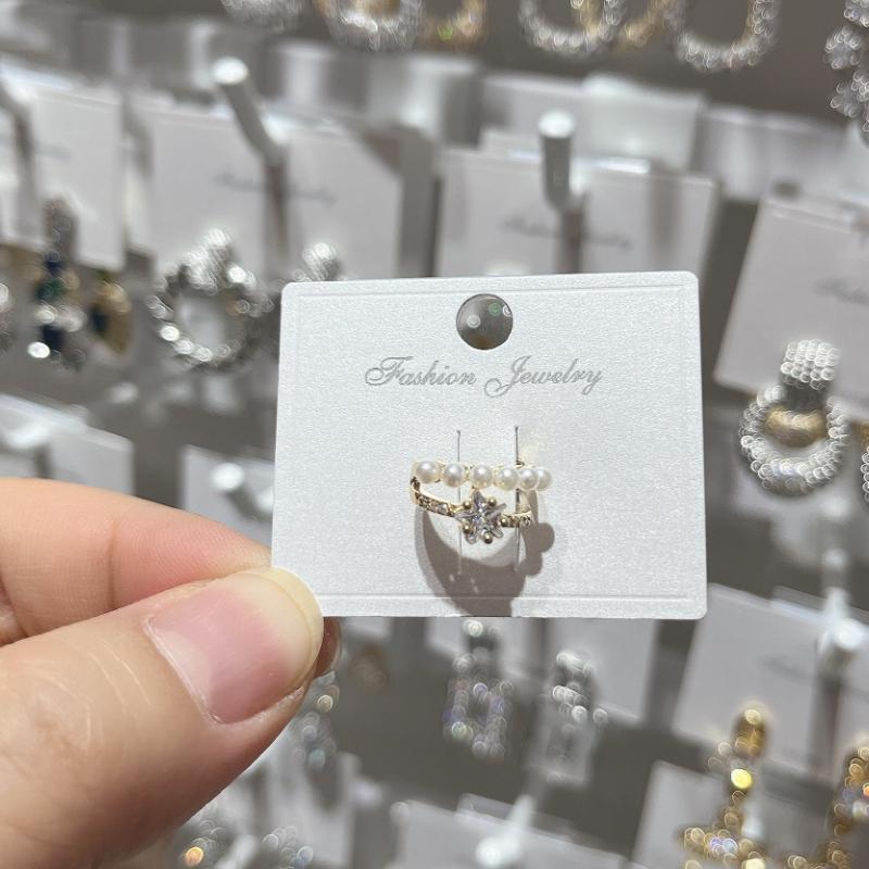 Small Niche Design with Sparkling Zirconium Stars, No Ear Holes, Ear Bone Clips, Women's Super Sparkling Temperament, Simple Ear Clip Earrings