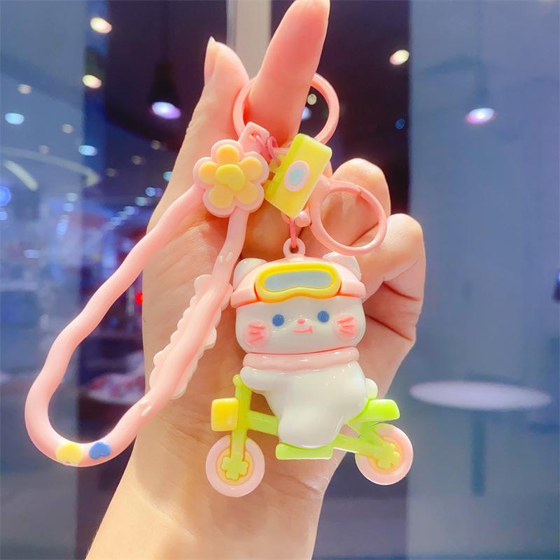 Soft Cute Spring Outing Bear Cute Glossy Resin Bear Keychain Car Pendant