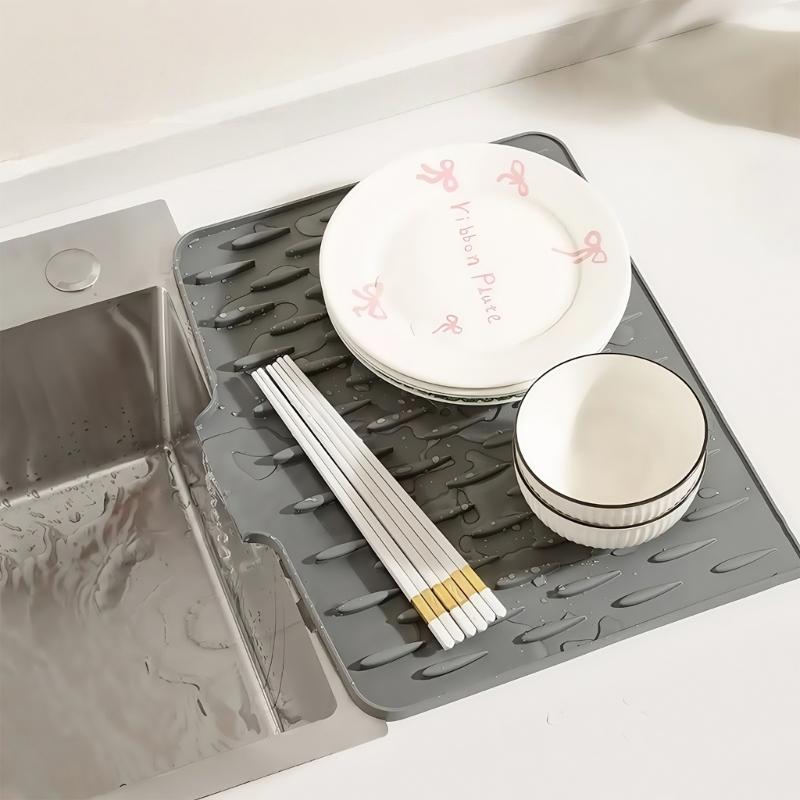 Thickened Heatproof Silicone Drying Mat With Sloped Designs Nonslip Base For Kitchen Counter Protections
