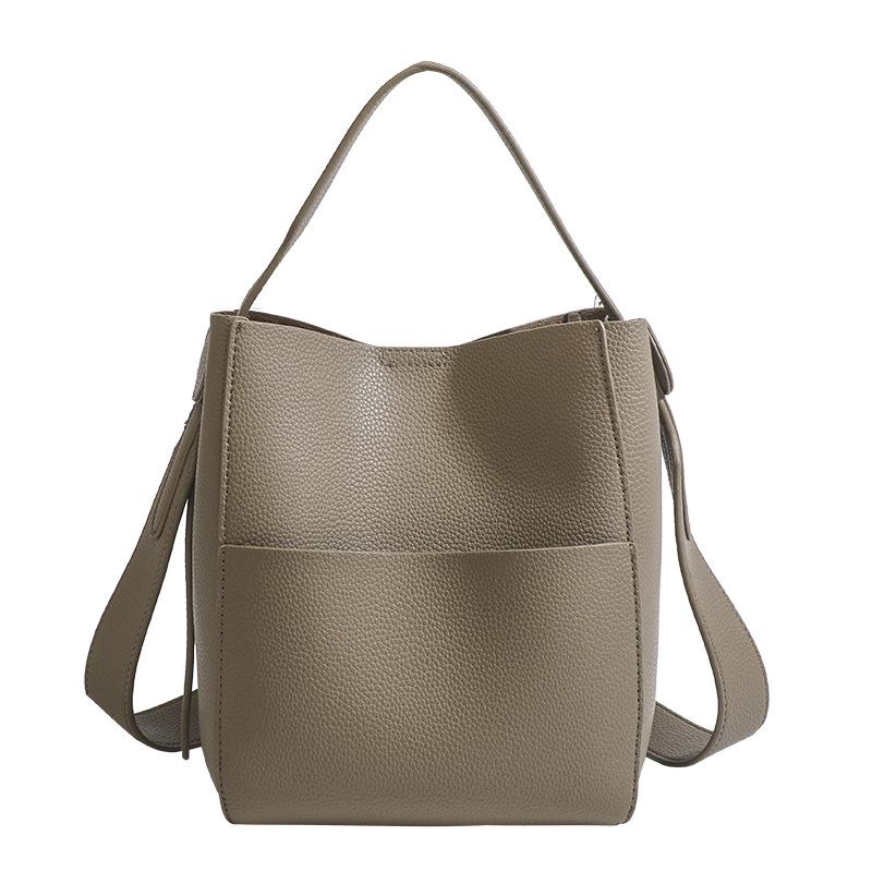 

2026 Women s High-End Minimalist Soft Leather Crossbody & Shoulder Bucket Handbag - Large Capacity for Winter чёрный