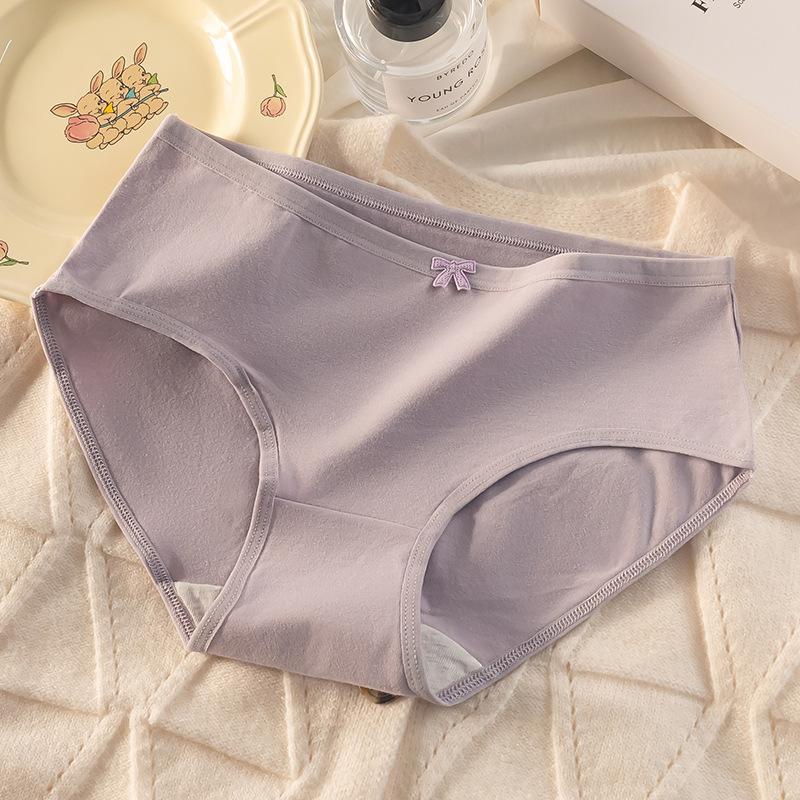 Ladies Spring and Autumn Simple Lovely Pure Color No Scars Comfortable Breathable Antibacterial File Waist Triangle Briefs