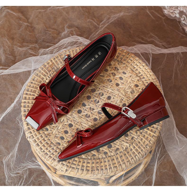 New Light Mouth Low Heel Flat Shoes Women's Small Fragrant Wind Patent Leather Iron Head White Bow Mary Jane Single Shoes Women's Thick Heel