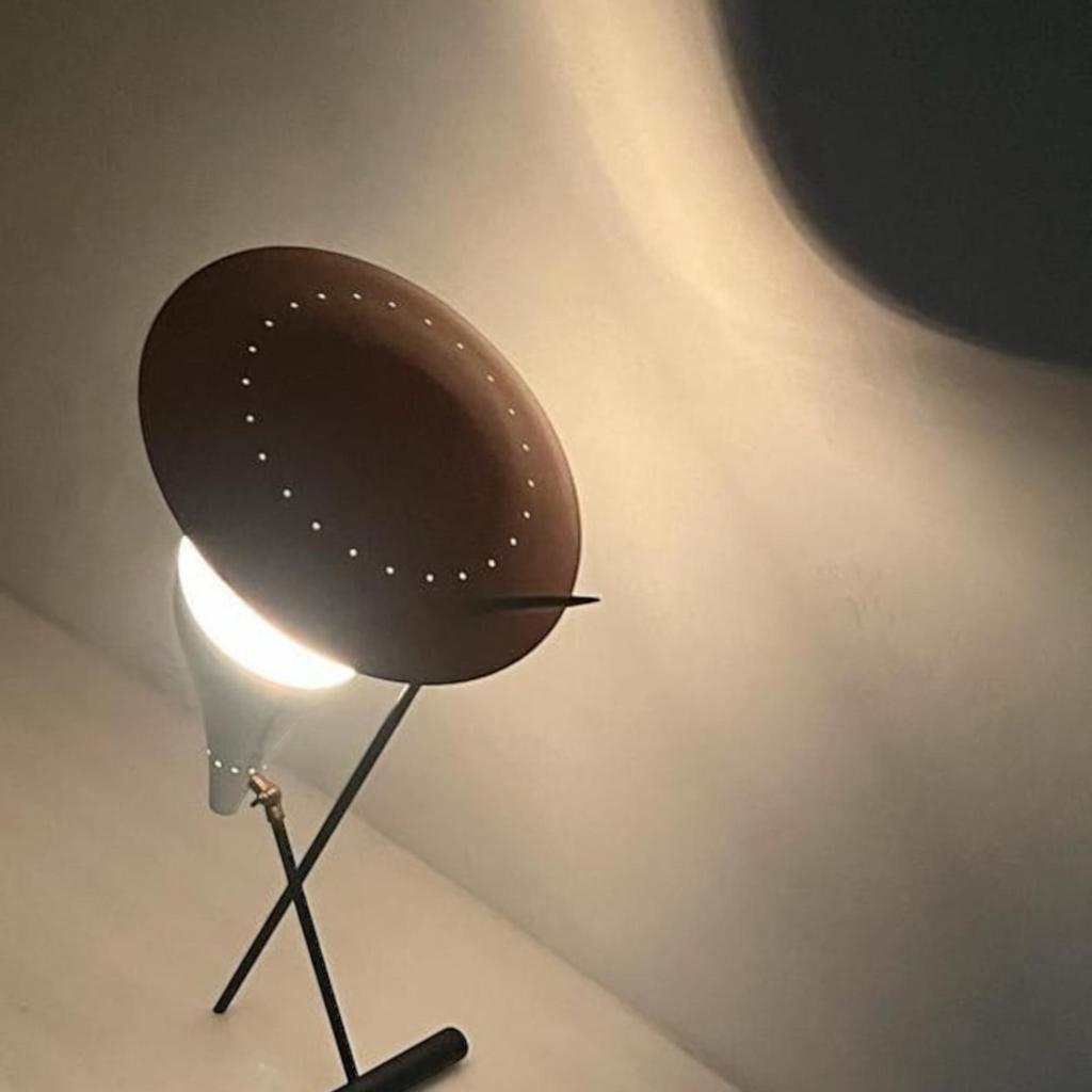 Vintage stolní lampa BANKER ve stylu ART DECO s kovovým stínidlem v koňakové barvě - noční lampa s luxusním designem, elegantní psací stůl