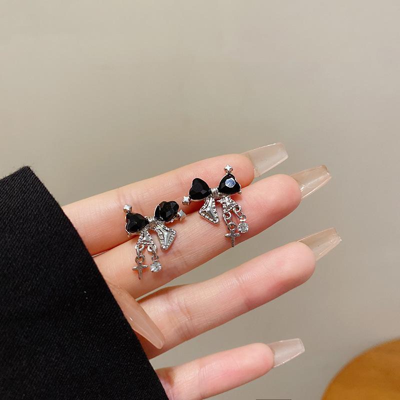925 Silver Needle Pearl Earrings Women's High-end Sense Niche Temperament Bow Stud Earrings Retro Ear Jewelry Wholesale