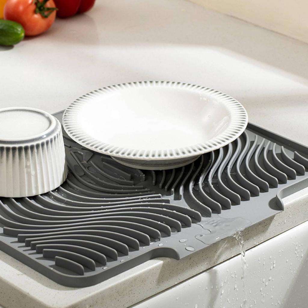 Sloped Draining Tray Heat Resistant Silicone Dish Drying Mat Kitchen Counter Draining Pad Easy to Clean for Bar