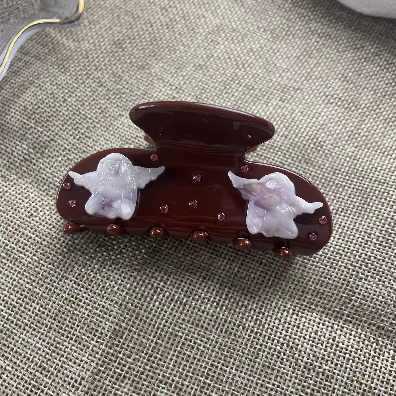 

Новое поступление шпилька для волос «Купидон Ангел»: Роскошная ацетатная заколка с бриллиантами и модный головной убор в виде акулы среднего размера