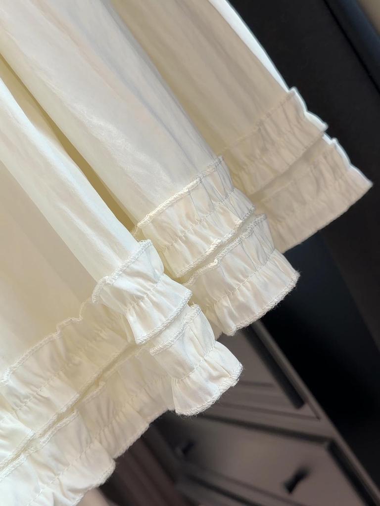 Women's A-line White Cake Skirt with Bowknot and Wood Ear Edge, Spring 2026 Collection - Mid-length, Loose, Slimming, Large Hem.