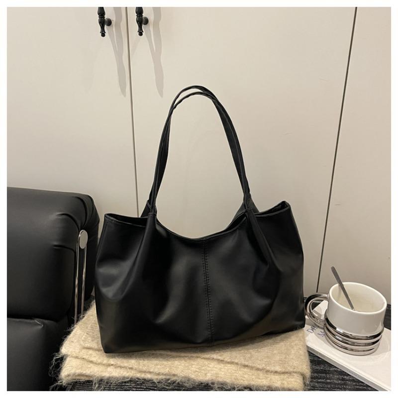 New tote bags are popular today, trendy and versatile, large-capacity daily commuting portable shoulder bags