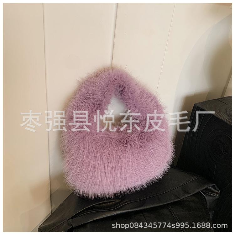 Handheld Fluffy Bag for Women's Autumn and Winter New Models. This Year's Popular Bag Has a High Sense of Niche Plush Bag and a Small Bag In Hand.