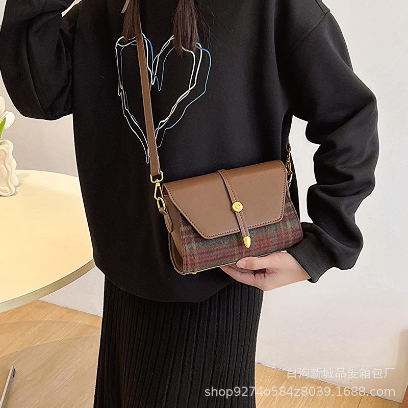 Fashionable and popular underarm small bag for women, 2025 new trendy houndstooth style shoulder bag temperament crossbody small square bag