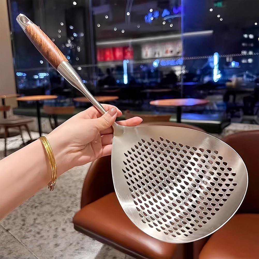 Stainless Steel Kitchenware Cooking Strainer with Wood Handle Pepper Seasoning Colander Sieve Utensils Filter Scoop Spoons