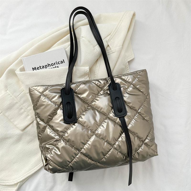 Fashionable And Versatile Women s Shoulder Bag With Sleek Pu Material For Everyday Use шампанского