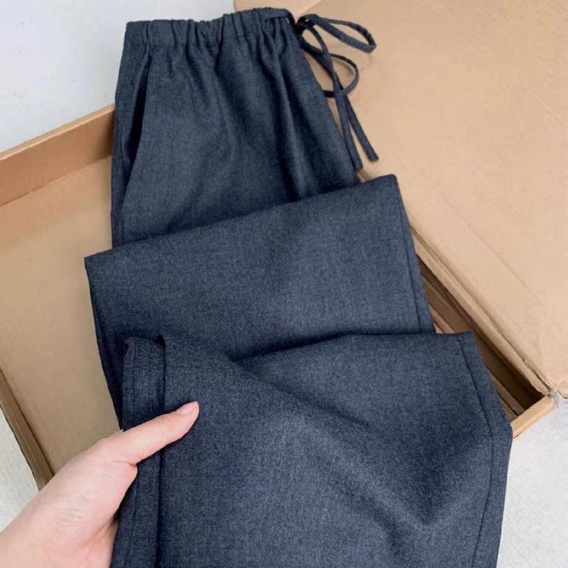 CHAO-Recommended Dark Gray Women's Straight-Leg Suit Pants: Petite, High-Quality Texture, Flattering Drape for Spring.