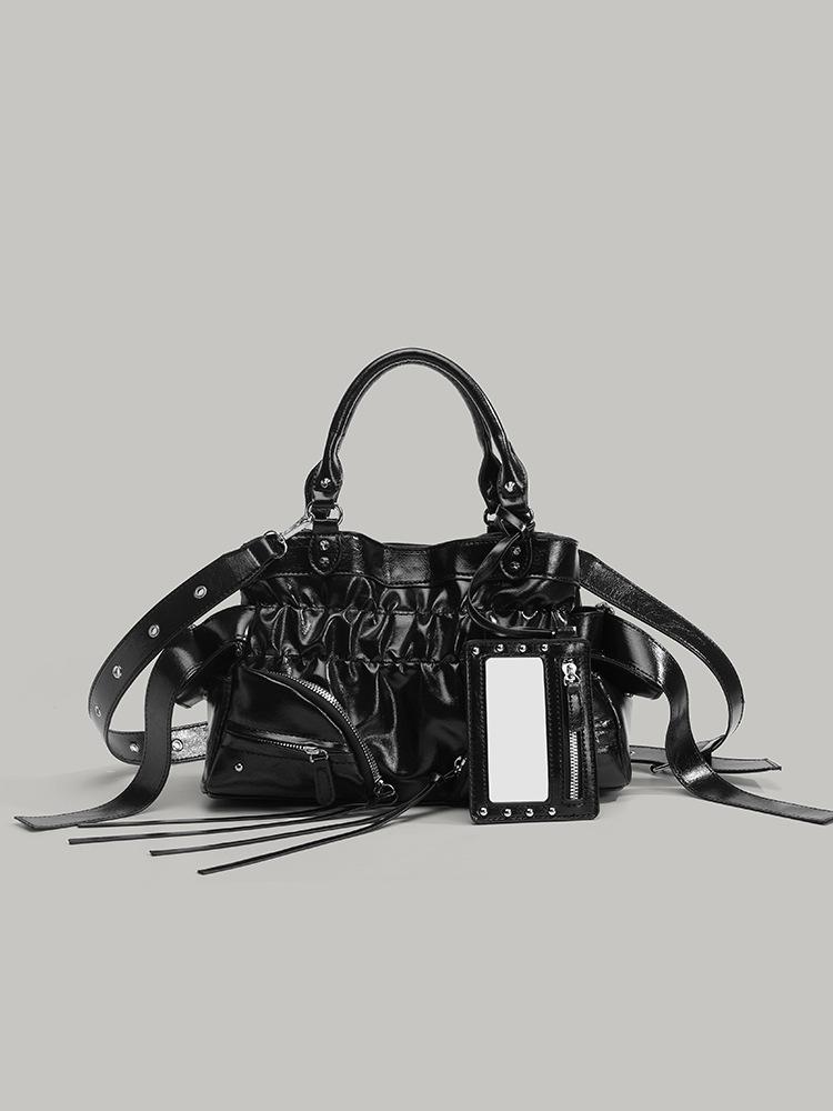 

Vintage Sweet Cool Spice Girl Style Handbag Bag Women s Premium Sense Rivet Locomotive Bag Commuter Versatile Shoulder Messenger Bag чорний