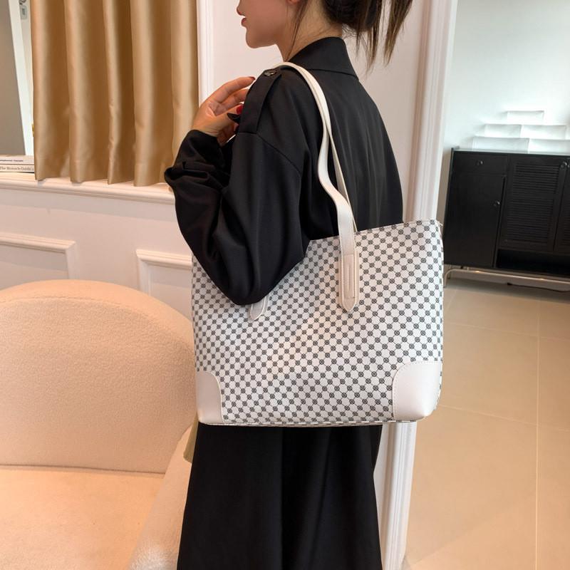 Stylish Pu Large Capacity Tote Bag For Women Casual Commuting Autumn Fashionable Design