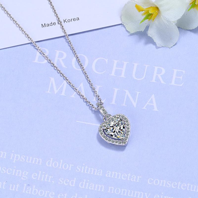 Collana Zircone da Donna a Forma di Cuore Pieno di Diamanti Catena Corta da Girocollo Minimalista Temperamento Rete Rossa INS Ciondolo Amore da Donna
