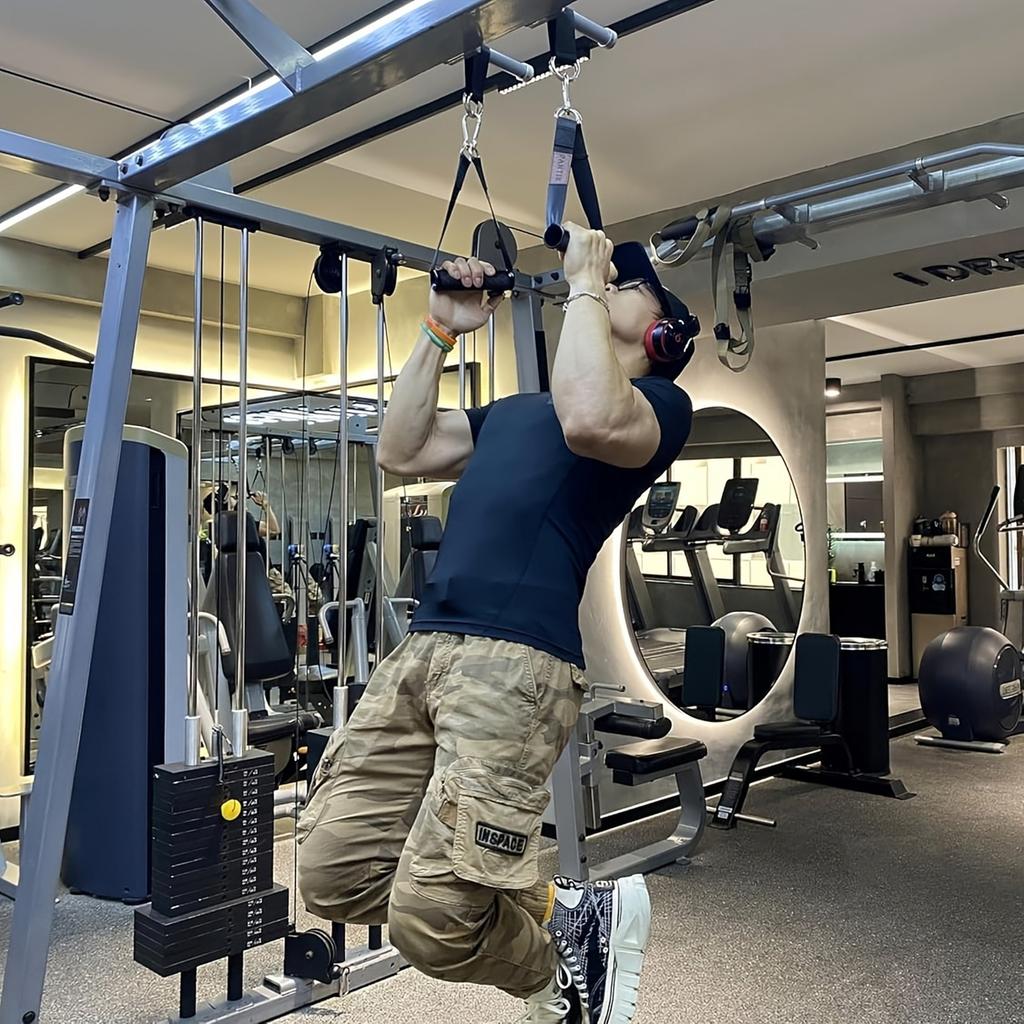 Reinforced Bar Hanging Straps with Oval Pad and Hooks for Sandbag Swing Fitness Training