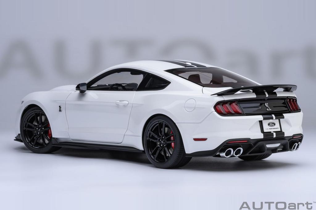 AUTOart Scale Ford Mustang Shelby GT500 with Black Finished Product 73095 1/18 (White Stripes)