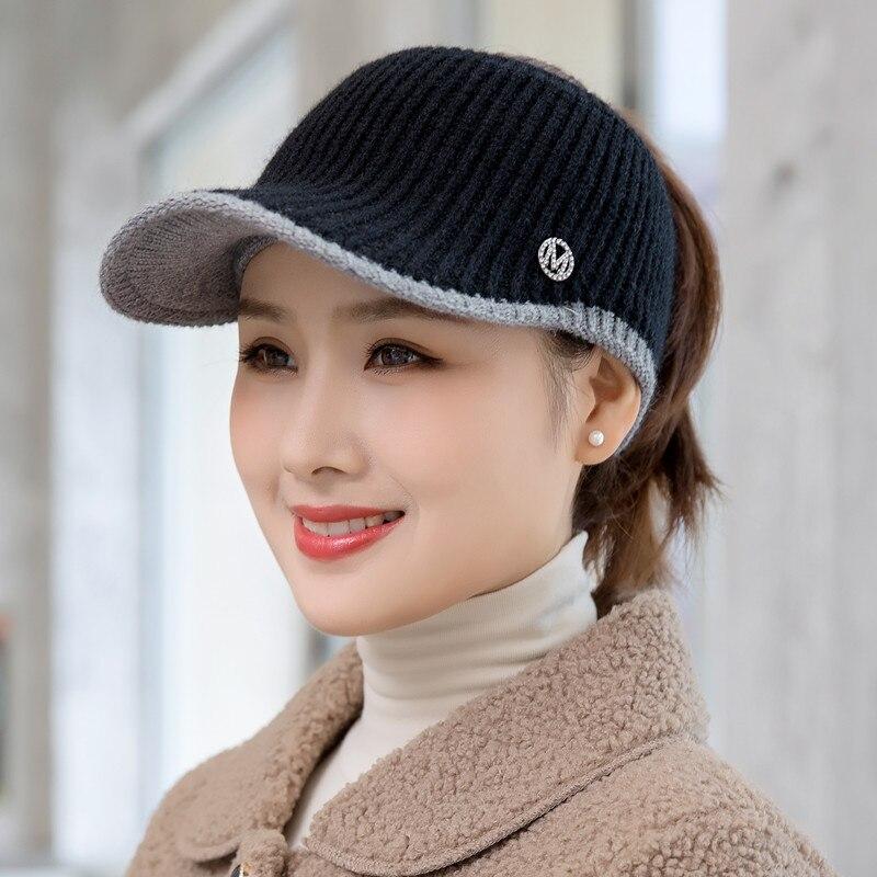 

1PC Нова жіноча повсякденна зимова шапка Letter EmptyTop Visor Cap Жіноча в язана шапка чорний