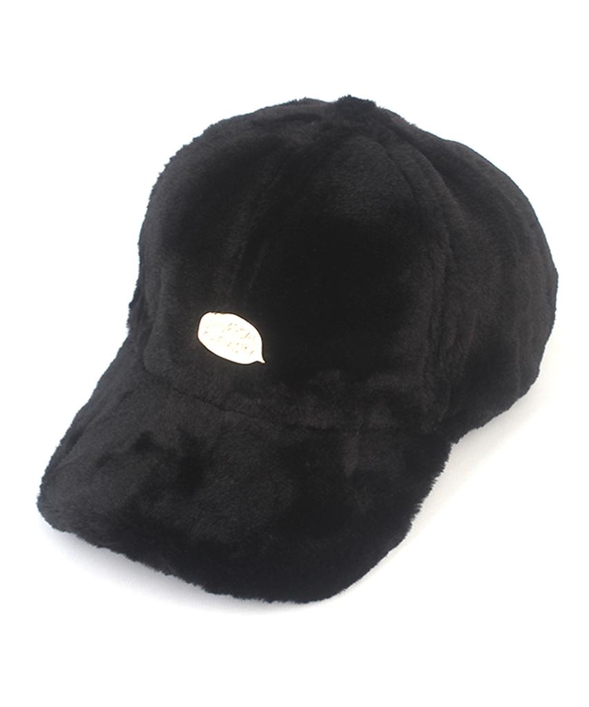 Yunibeosyeolkemiseuteuli Bubble Black Fur Ballcap