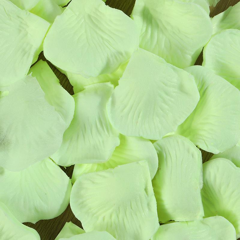 Non-Woven Artificial Rose Petals for Wedding Decorations and Hand-Thrown Arrangements