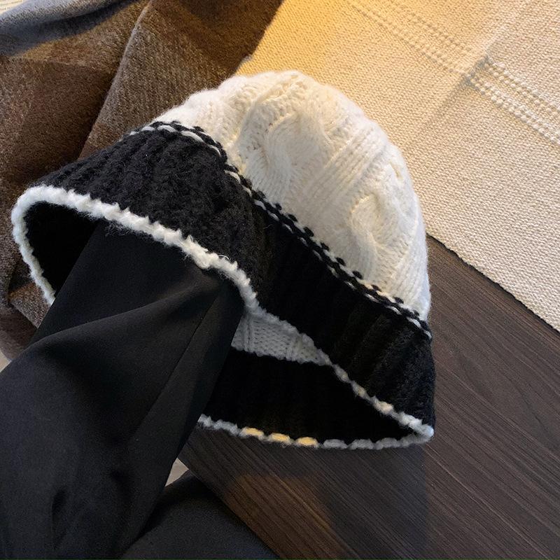 In Autumn and Winter Korean Style Black Woolen Hats Are Versatile and Can Make Your Face Look Good Small Knitted Hats Are Trendy