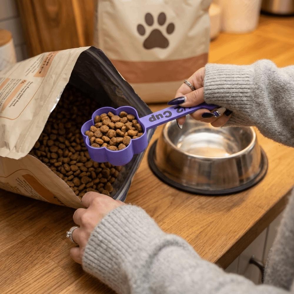 Creative 3D Printed Pet Feeding Spoon Non-Slip Food Grade Paw Shaped Pet Food Scoop Portable Plastic Cat Feeding Scoop Travel