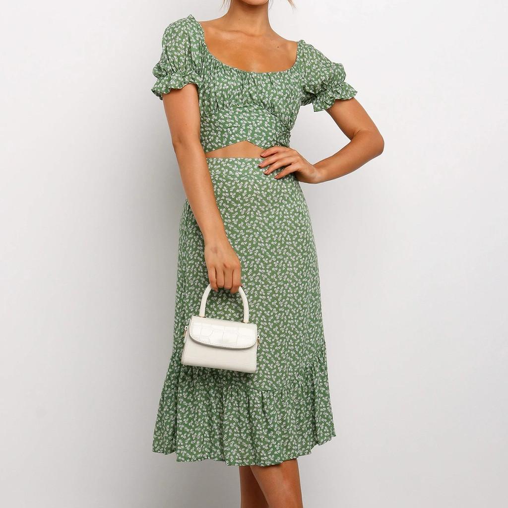 

Женский укороченный топ с квадратным воротником и короткими рукавами с цветочным принтом + комплект юбки S зелёный