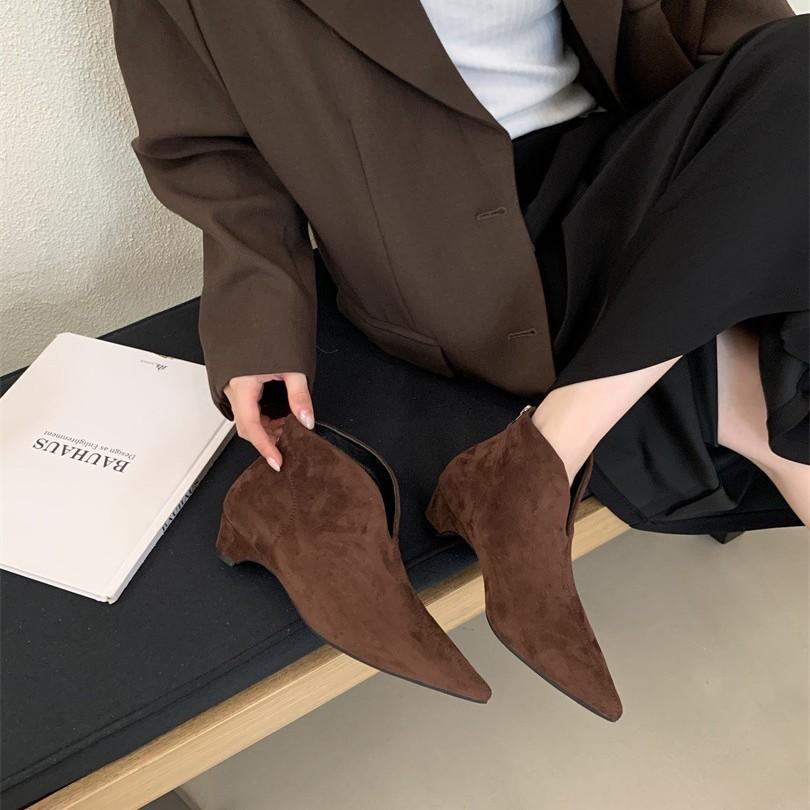 2025 autumn and winter new suede Korean version thick heel Martin boots rear zipper pointed versatile short boots women's Martin boots