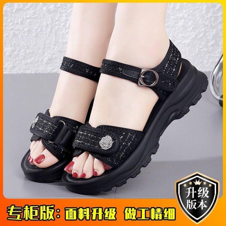 Sandals women's soft sole 2025 summer new casual sports fashion versatile trend flat non-slip thick-soled beach shoes