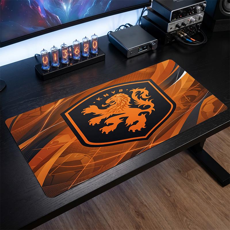 Nederland Voetbal Logo Muismat, Uitgebreide Antislip Rubberen Bureau Mat voor Gaming Kantoor Laptop Fan Cadeau