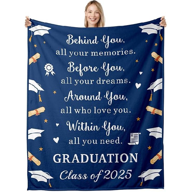 

Подарки на выпуск 2025 года для него для нее Выпуск 2025 года Плед Подарки на выпуск из колледжа для женщин мужчин Выпускной плед Выпускник Старшая Средняя школа Докторская степень 30 ×40 синий