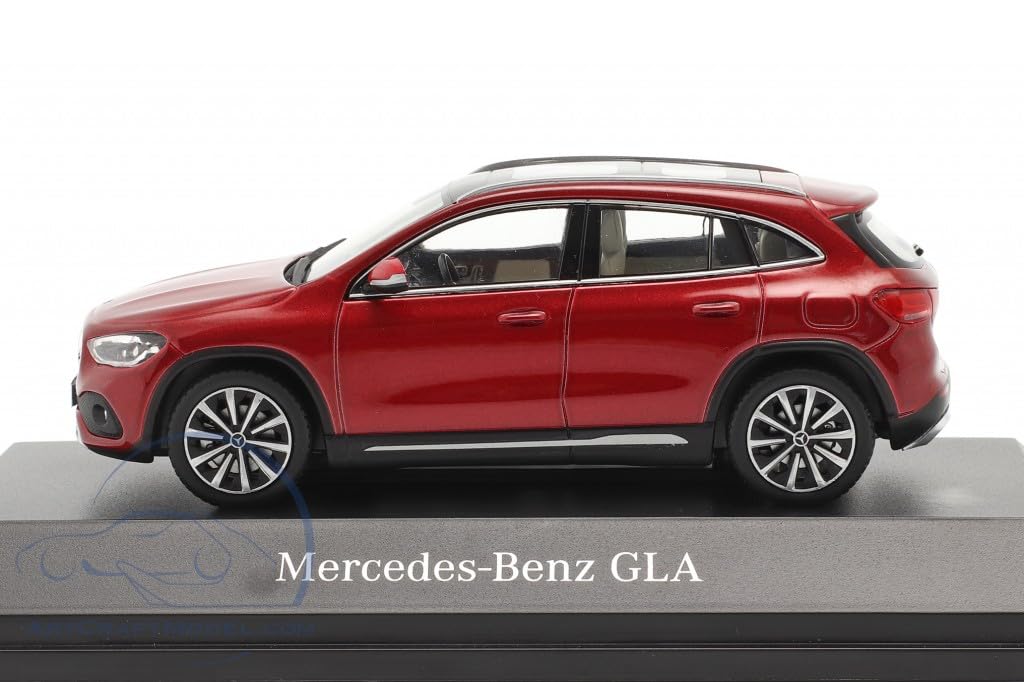 Spark Mercedes-Benz GLA Diecast Car 1/43 Scale (H247) 2020 (Patagonia Red) [Parallel Import]