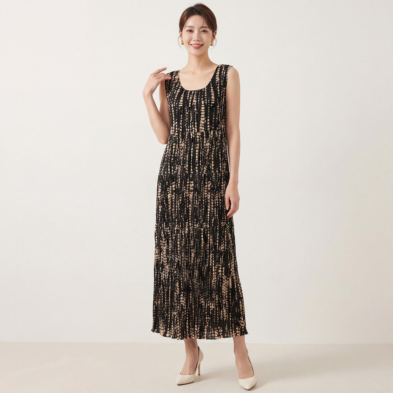 Elegant Retro Floral Print Sling Dress: Slimming & Tummy Concealing French Vacation Style with Pleated Long Skirt One Size