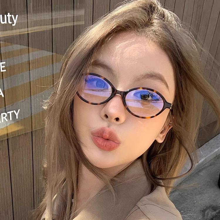Zhang Yuanying Style Oval Glasses for Women - Retro Korean Bookworm Myopia Frame