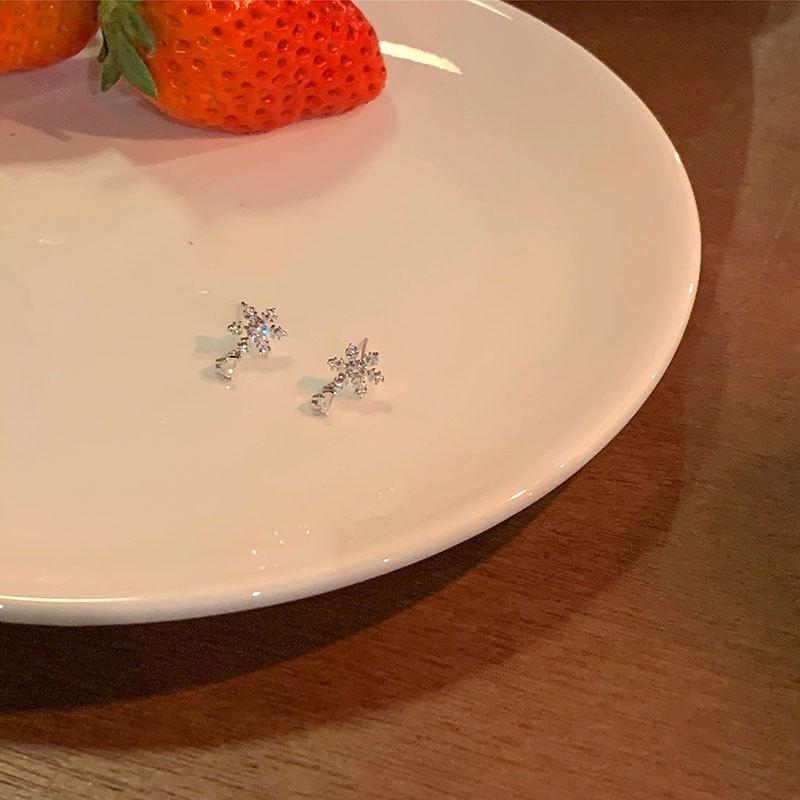 Christmas zircon snowflake stud earrings temperament versatile earrings cold wind earrings women