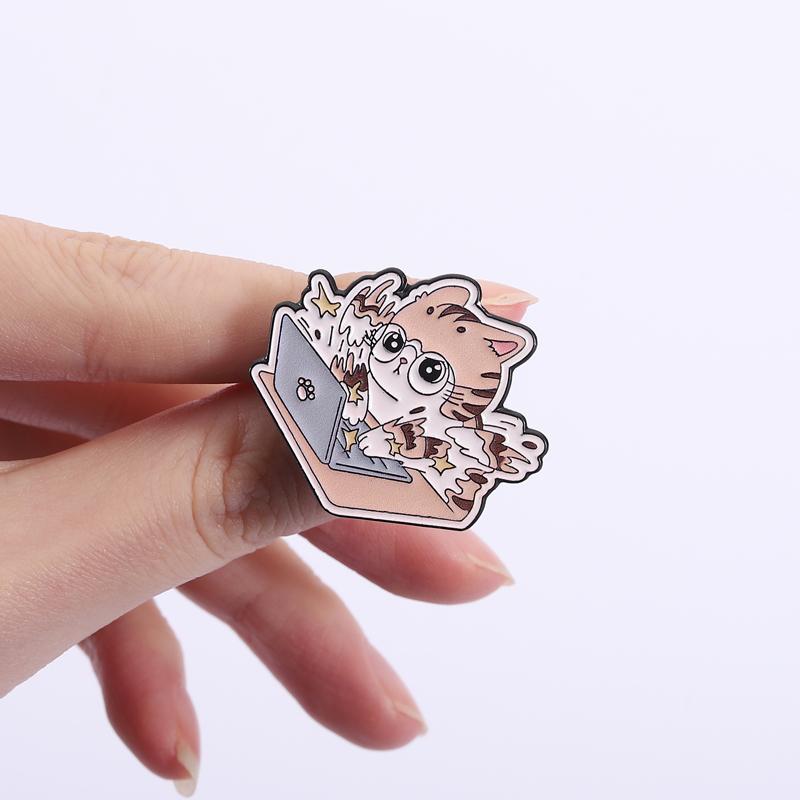 Busy Cat Working Enamel Pins Cartoon Kitten Computer Brooches Lapel Badges Clothes Cute Animal OL Jewelry Gift for Friends