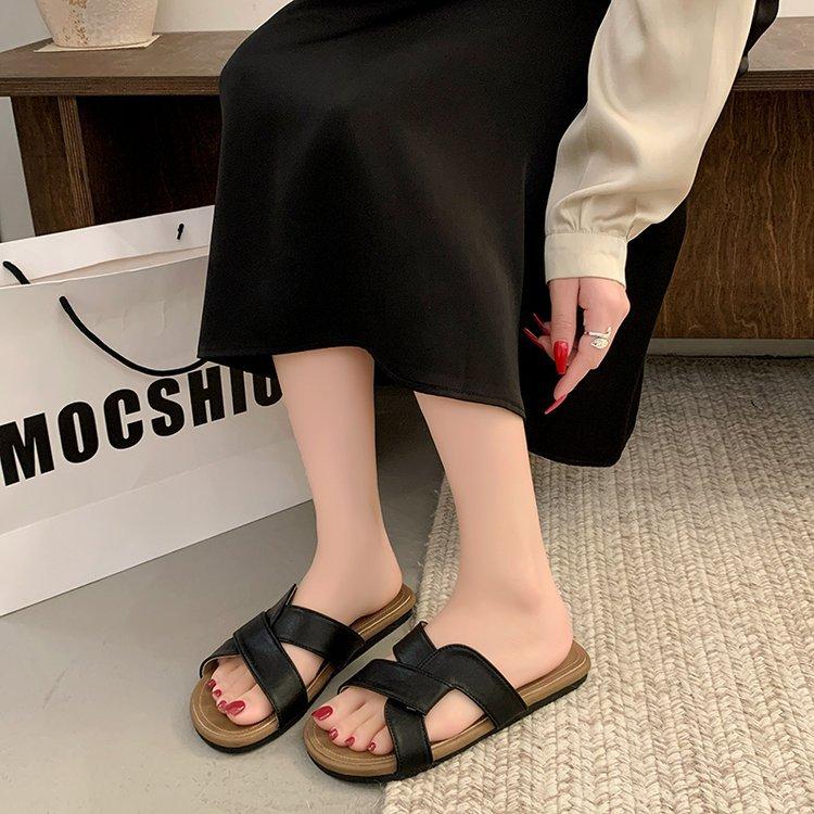 Premium Soft-soled Crossed Slippers Women's Summer 2025 New Outside Cool Slippers Women's Seaside Beach Shoes Women's