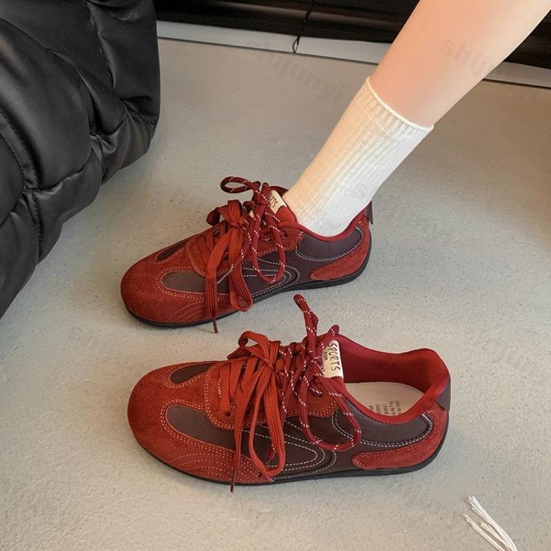 Women Flat Casual Sports Shoes Spring Comfortable Non Slip Outdoor Fashion Flats Casual Retro Lace-Up Soft Sole Female Sneakers