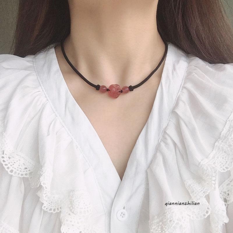 

Natural Strawberry Crystal Cat Claw Necklace, Obsidian Clavicle Chain for Women and Men, Couple s Style, Pair of Friendship Black Rope Crystal Strawberry Crystal Cat Cl