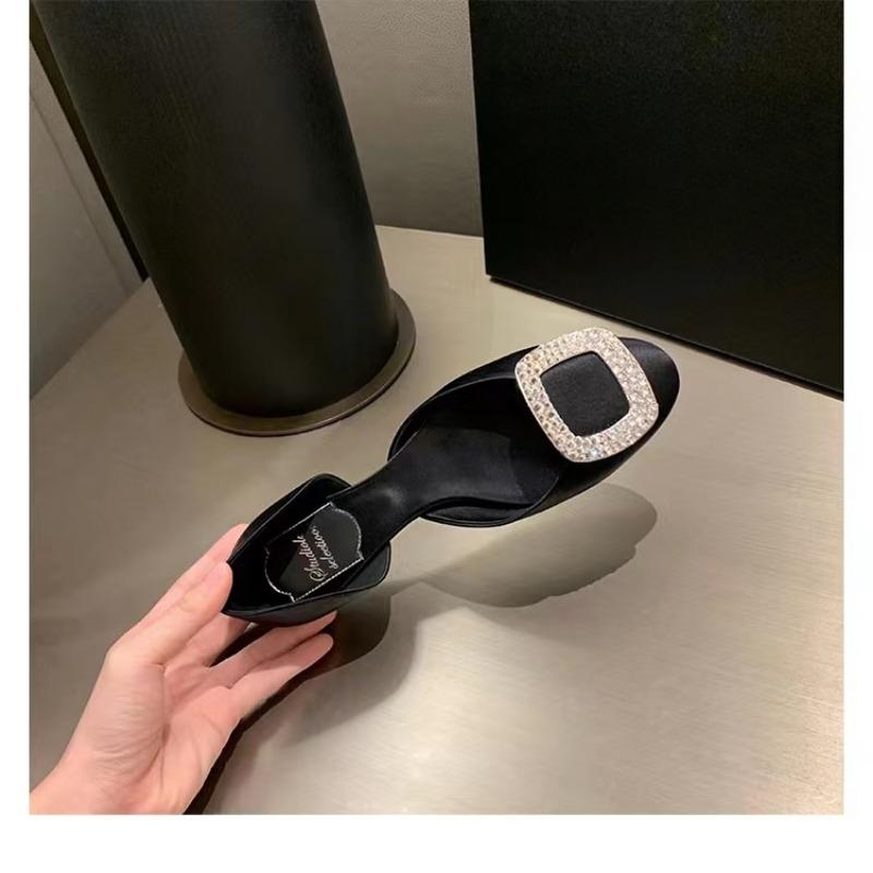 

Новый стиль обуви - это модная фея с круглым носком, квадратным бриллиантом, мелким вырезом и плоской подошвой. 38 чёрный