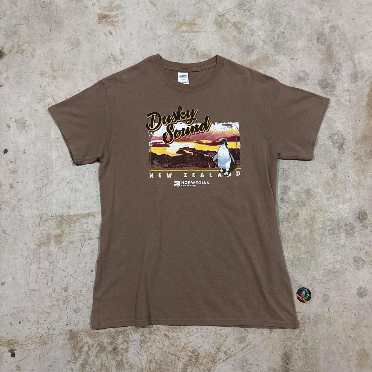 New Zealand Norwegian Cruise Line Emperor Penguin nature tee Size M Unisex T-Shirt L