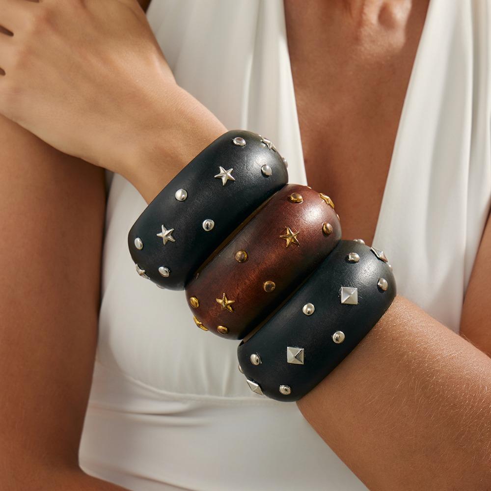 Exaggerated Trendy Star-shaped Rivet Geometric Circular Wooden Wide-sided Bangles for Women Retro Personality Jewelry Accessory