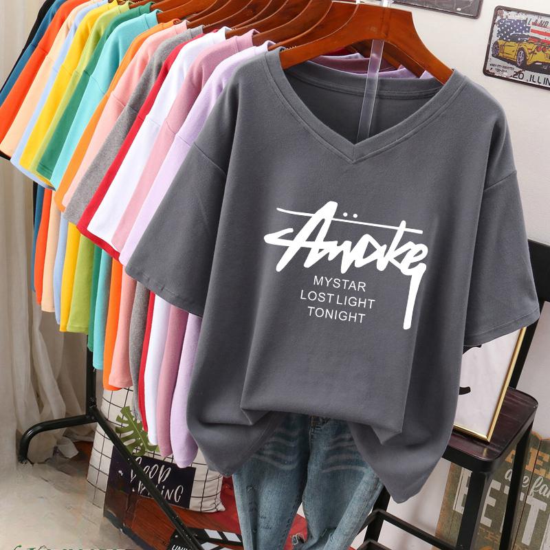 Dámské tričko s krátkým rukávem, volného střihu, zeštíhlující top s potiskem a výstřihem do V