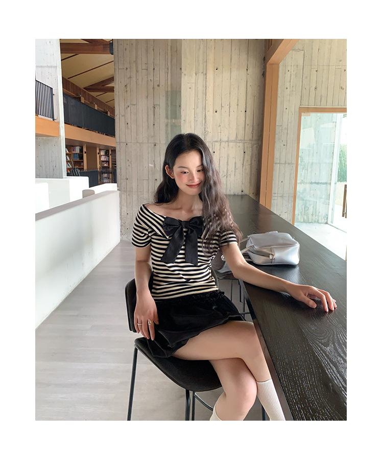 Interpret Beauty 2025 Summer French Sweet Off-Shoulder Striped T-Shirt, S5018