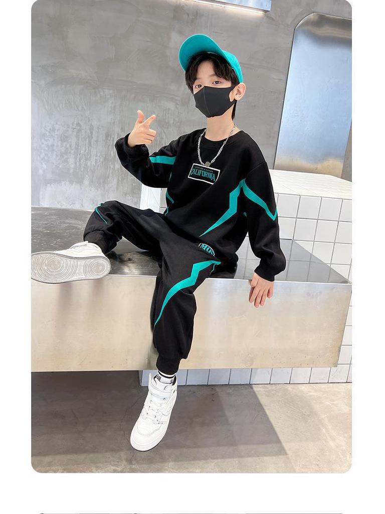 2025 Gutter Høst Sportsdrakt: Trendy genser for mellomstore og store barn