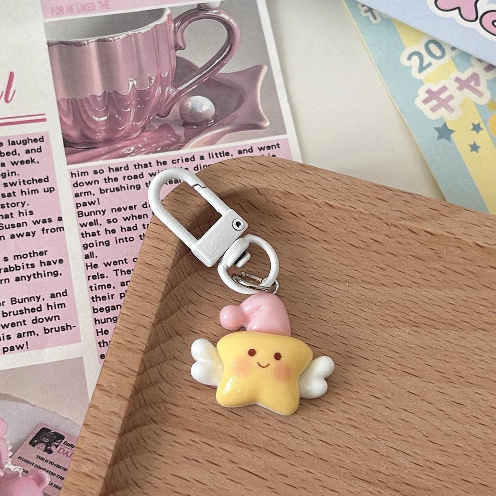 Angel Star Wings Keychain: Cute Cartoon Five-Pointed Star Pendant - Perfect for Best Friends or Couples