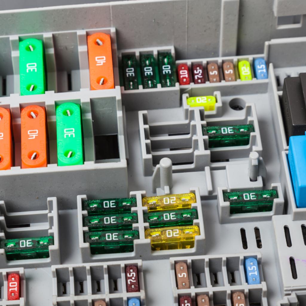 140Pcs Car Blade Fuse Kit 5A/7.5A/10A/15A/20A/25A/30A Professional Automotive Fuse Assortment Kit Durable Standard Mini Fuse Set